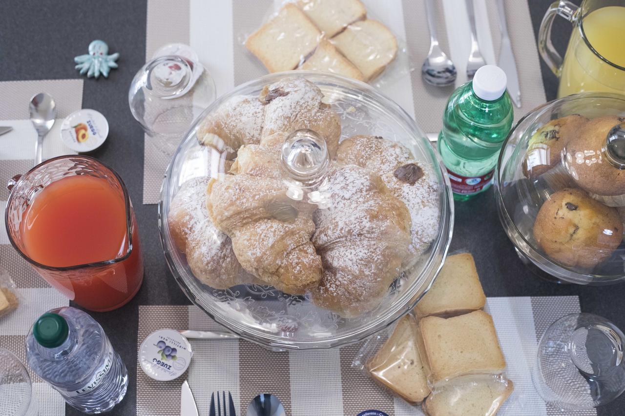 La Dimora Del Barone Bed & Breakfast Salerno Ngoại thất bức ảnh