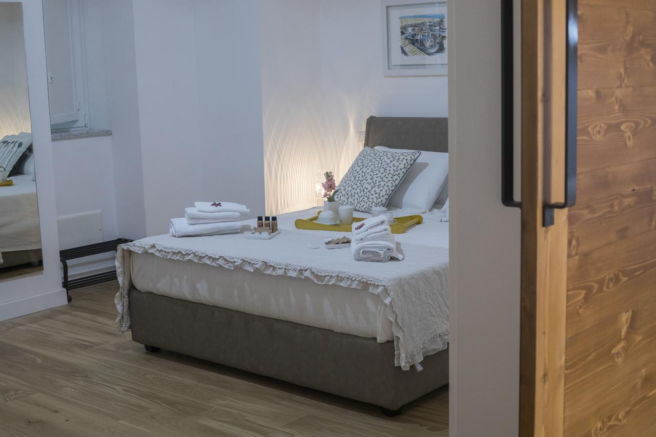La Dimora Del Barone Bed & Breakfast Salerno Ngoại thất bức ảnh